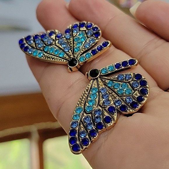 Mariposa Crystal Stud Statement Earrings - Picture 5 of 7